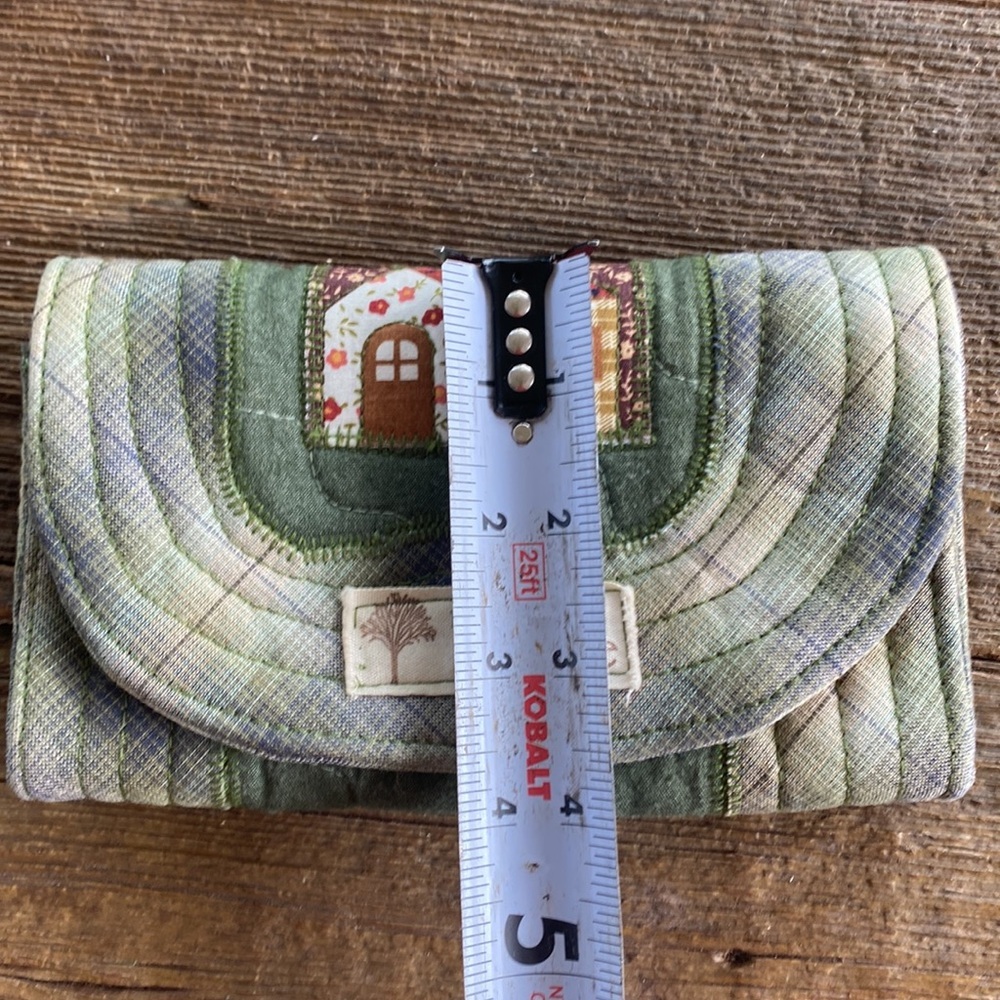 Handmade quilted cottagecore accordion wallet. Soft shabby chic boho cabincore - Picture 6 of 9